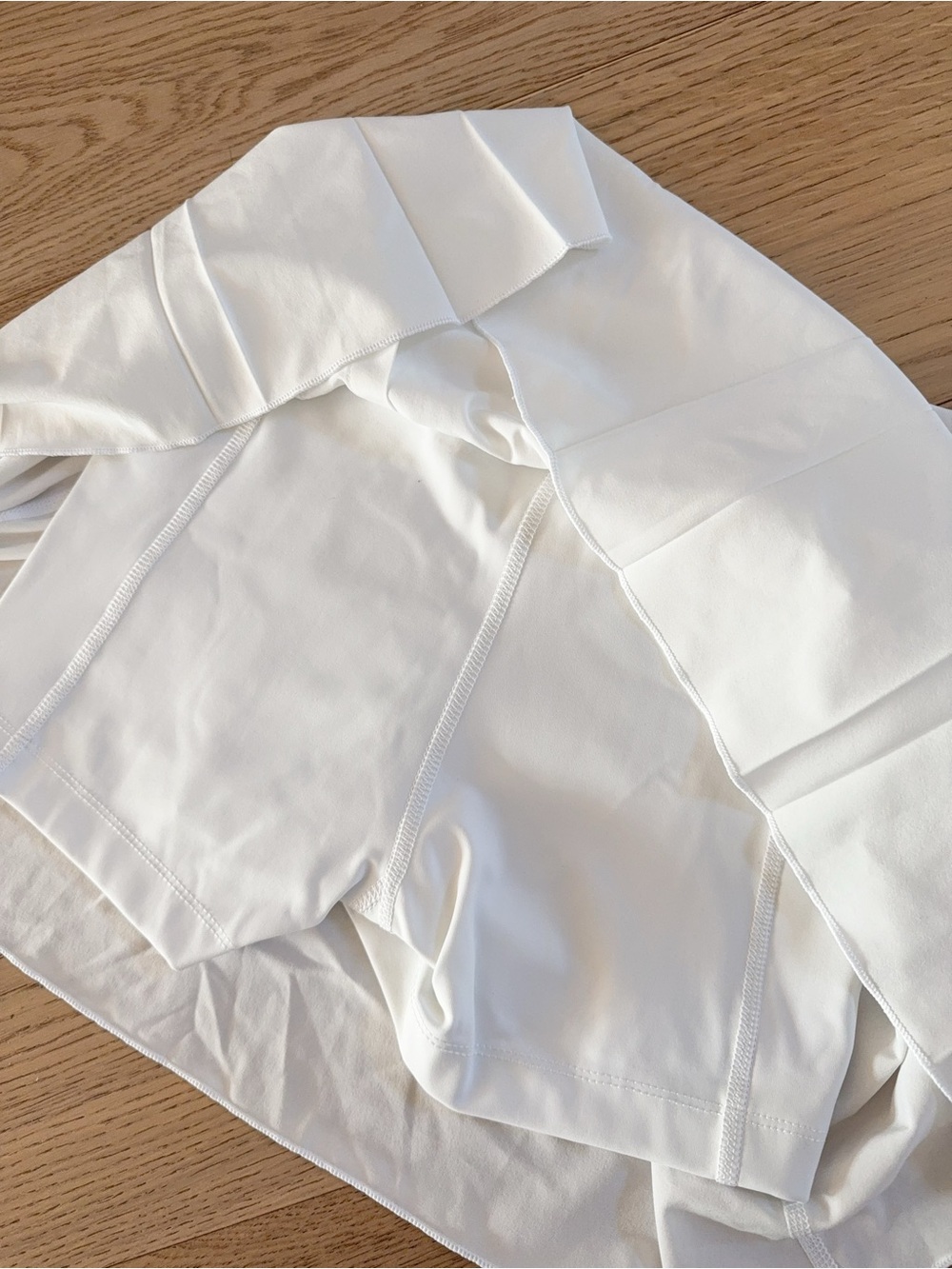 NWT 95521 Aritzia Move serve skort white XS - Picture 4 of 4